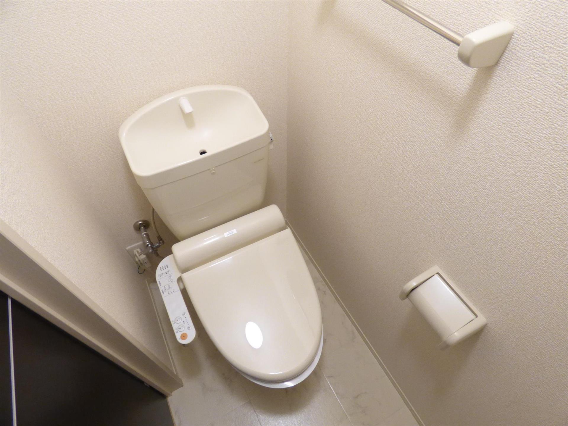 トイレ　温水洗浄便座