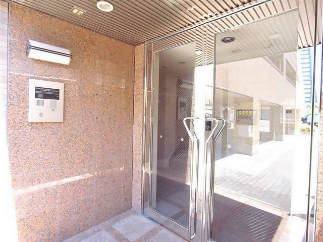 エントランス　オートロックがあって安心ですね！