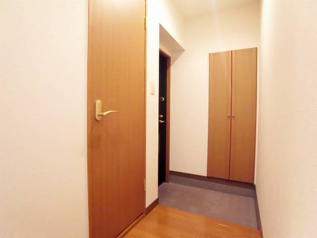 玄関　下駄箱付きです