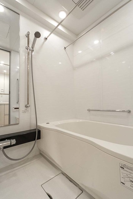 バス・シャワールーム　※写真は同タイプ住戸です。