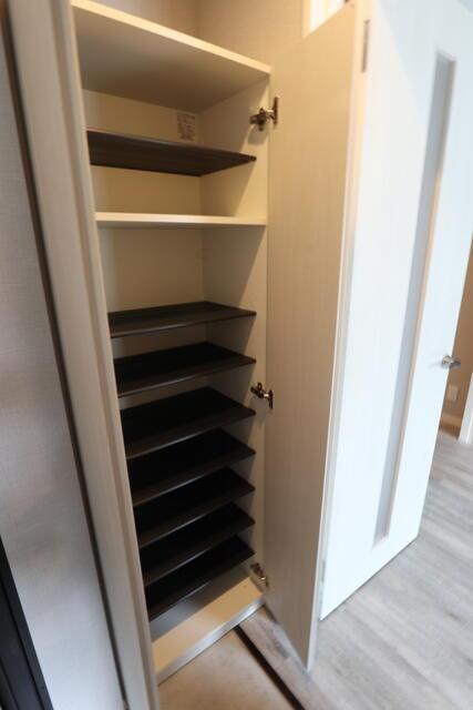 収納　十分な靴収納スペースがあります