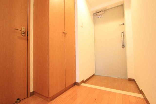 玄関　入った印象もベリーナイスです。