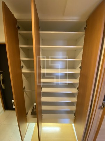 収納　リーガル靭公園南　下駄箱