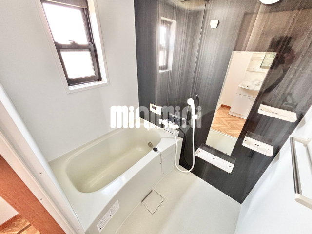 バス・シャワールーム　お洒落な浴室です。