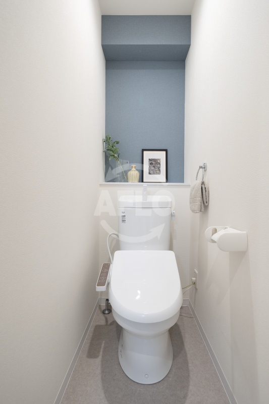 トイレ　NU長居公園　温水洗浄便座