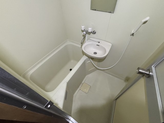 バス・シャワールーム　ゆったり過ごせるお風呂です