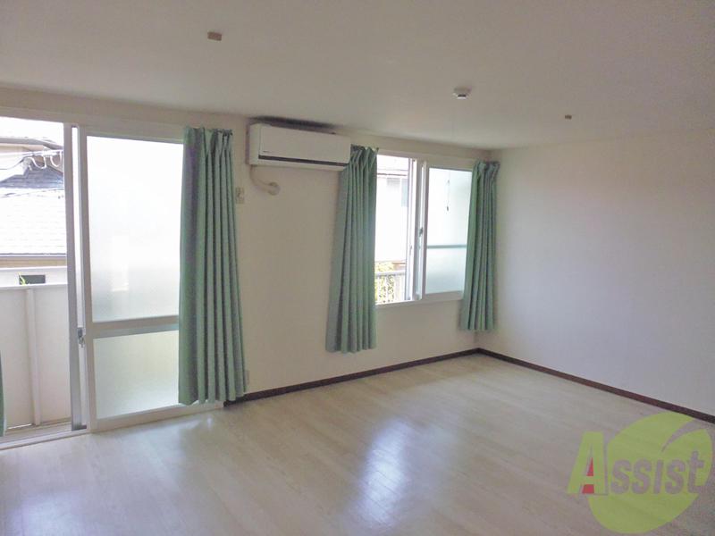 居室・リビング　ビッグワンルーム！１３．５帖。部屋のゆとりはココロのゆとり