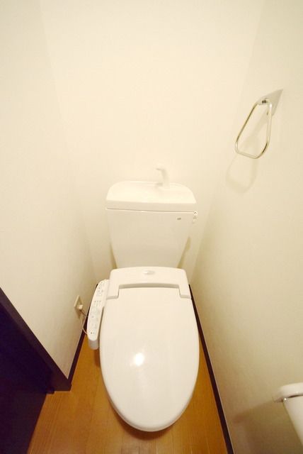 トイレ　ウォシュレット付き♪