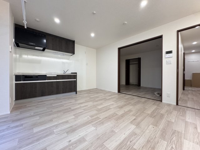 居室・リビング　こちらの居間で趣味の時間をお楽しみください