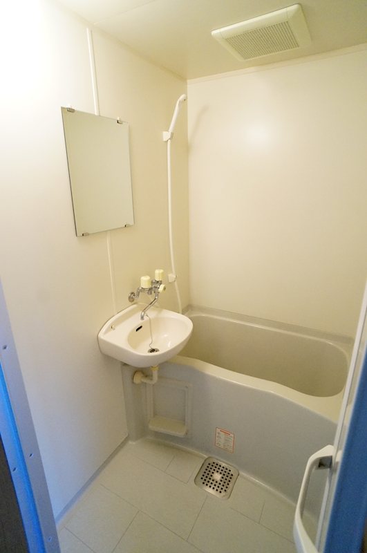 バス・シャワールーム　203号室