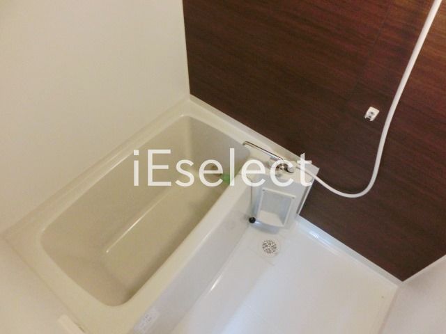 バス・シャワールーム　1日の疲れを洗い流すバスルームです