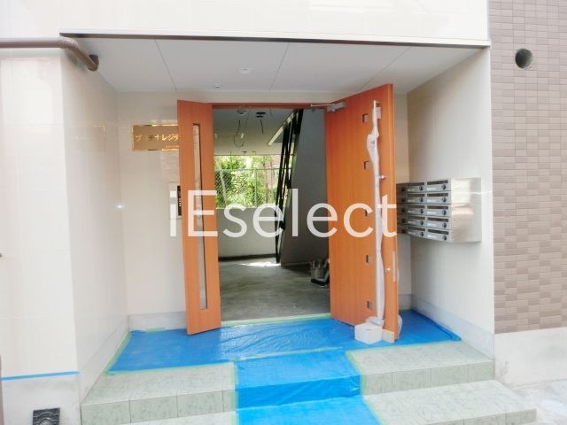 エントランス　オシャレなエントランスです。