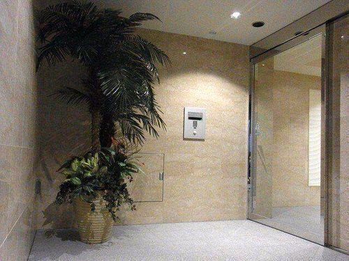 エントランス　角部屋です