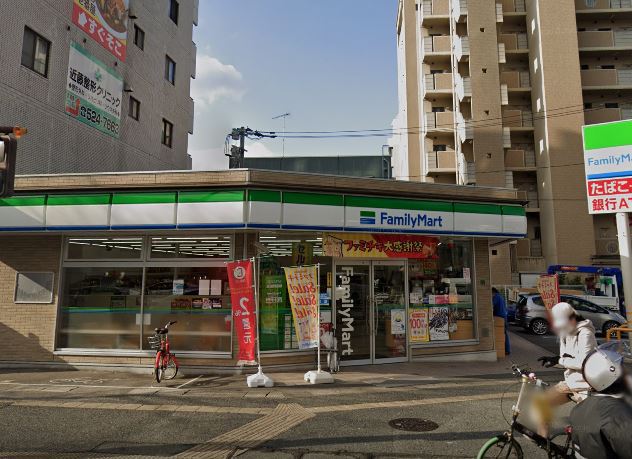 コンビニ　ファミリーマート（コンビニ）まで907m