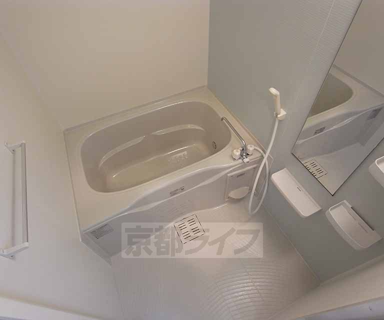 バス・シャワールーム　ゆったり浸かれます。