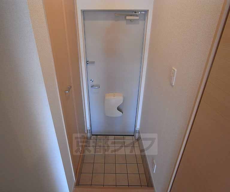 玄関　靴の脱ぎ履きもしやすいです。