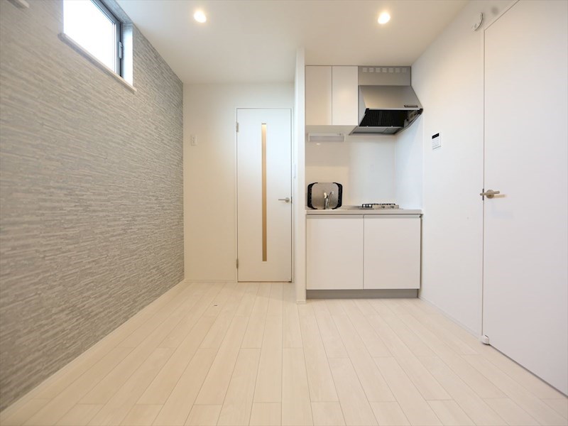 居室・リビング　ＤＫ6.3帖　システムキッチン　クローゼット付　同仕様写真