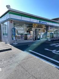 コンビニ　ファミリーマート 和泉箕形町二丁目店（コンビニ）まで647m
