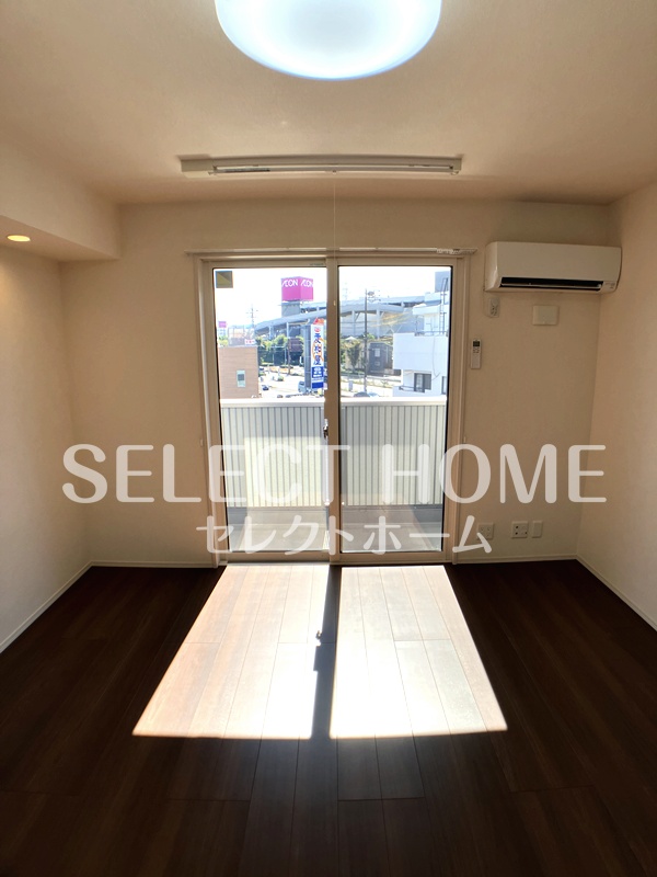 居室・リビング　こちらのリビングで趣味の時間をお楽しみください