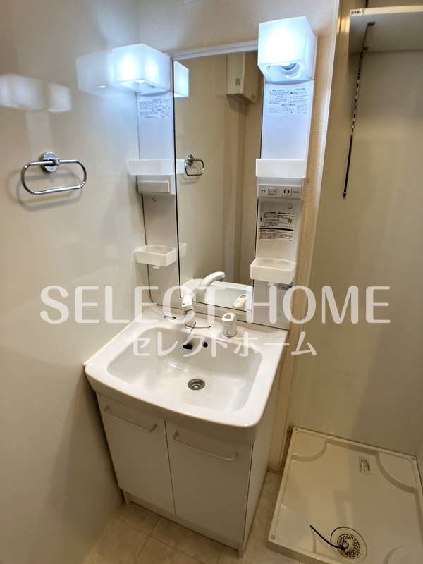 洗面設備　使いやすい独立洗面台です