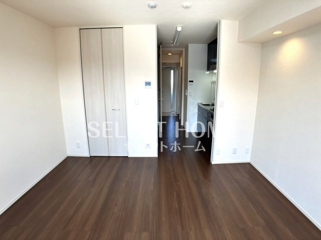 その他部屋・スペース　開放的な寝室です