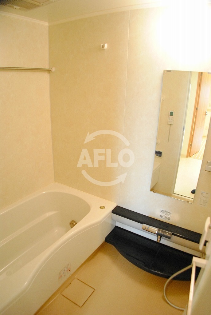 バス・シャワールーム　ロイヤルパークスなんば　浴室換気乾燥暖房機付バスルーム