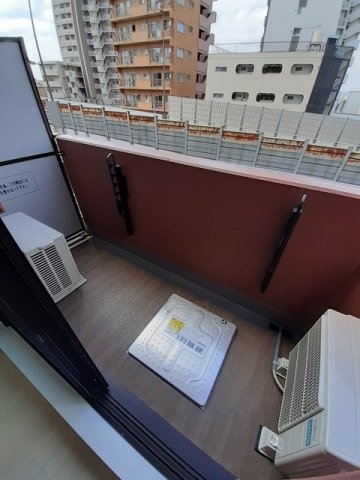 バルコニー　開放的で明るい空間を演出してくれるバルコニーです