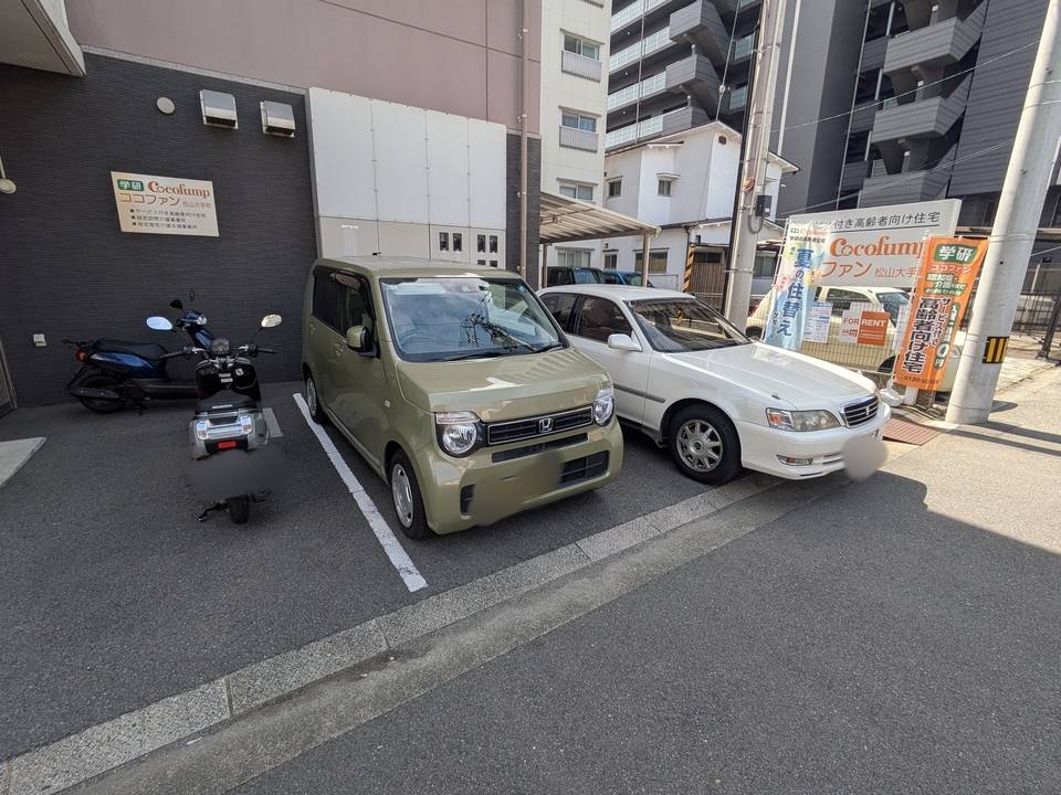 駐車場　駐車場