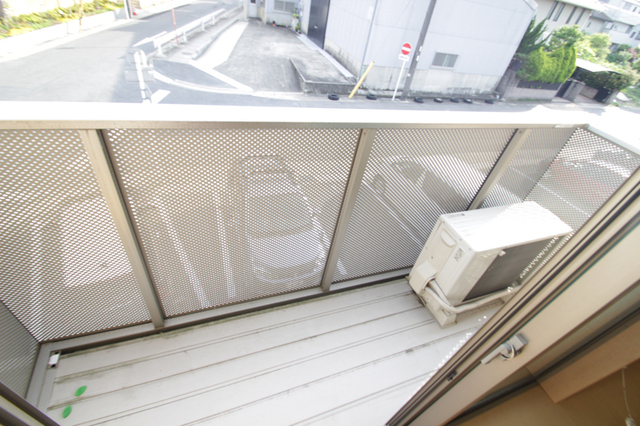 バルコニー　※同階の中部屋のお写真です