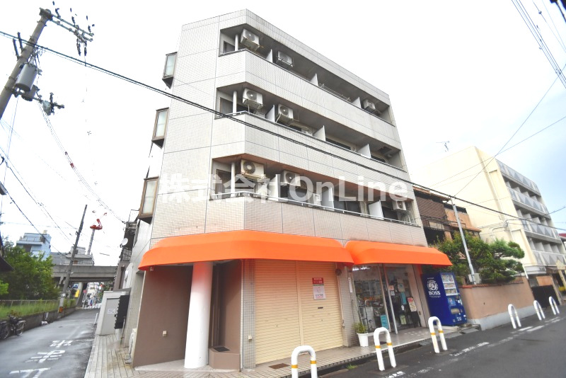 建物外観　落ち着いた雰囲気の外観です