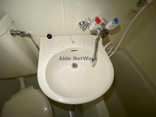 洗面設備　他号室の写真になります。