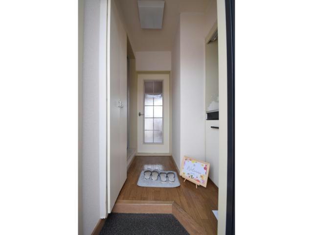 玄関　他号室の写真になります。