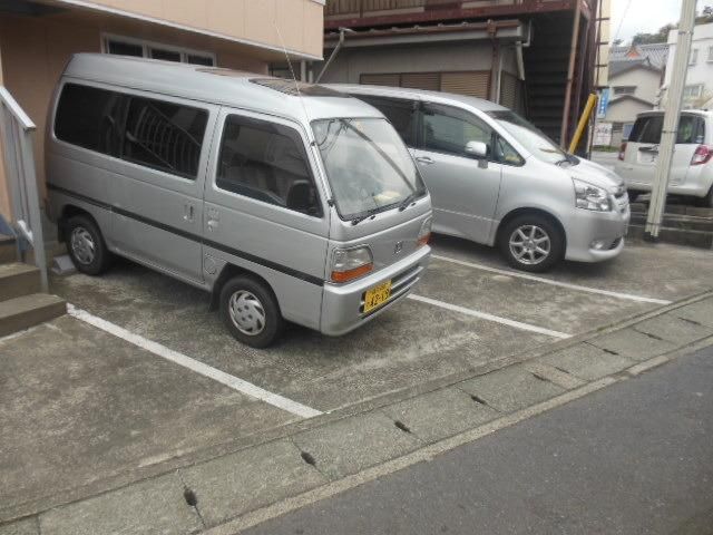 駐車場　～敷地内駐車場～空きは要確認～