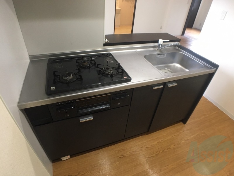 キッチン　こちらはキッチン。調理スペースもあり使いやすそうです。