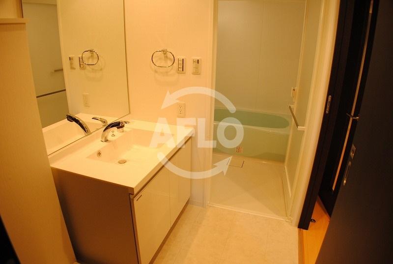 洗面設備　船場ミッドキューブ　洗面脱衣所