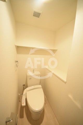 トイレ　船場ミッドキューブ　温水洗浄便座