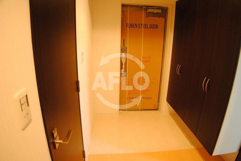 玄関　船場ミッドキューブ　玄関