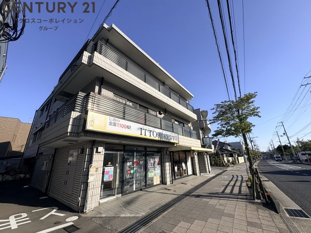 建物外観　敷地内に駐輪場があります♪