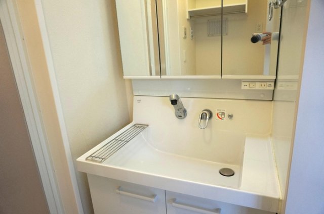 洗面設備　洗髪洗面化粧台