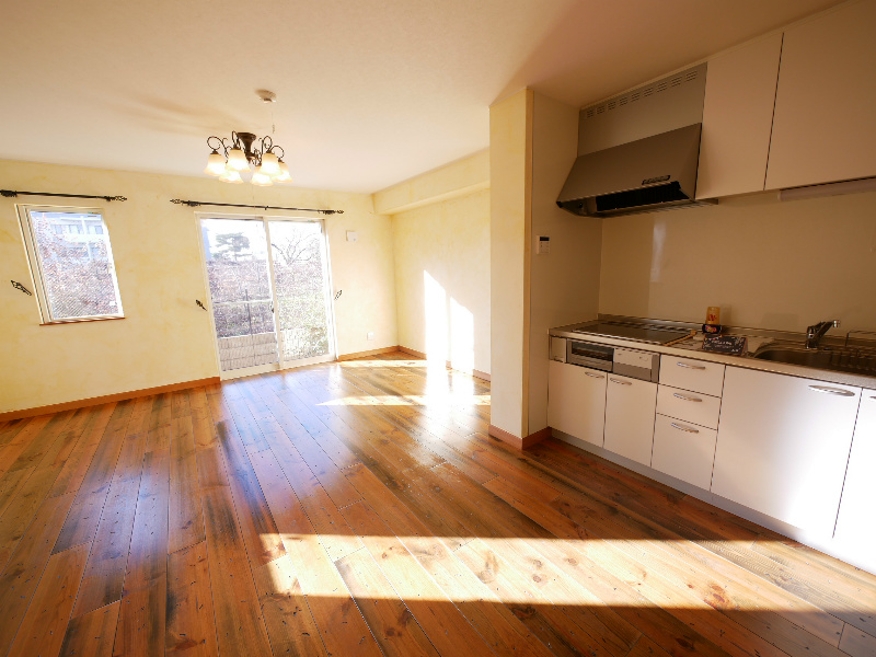 居室・リビング　別室参考写真になります。