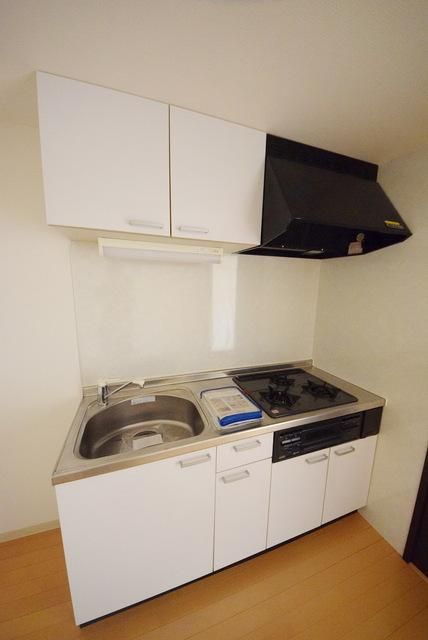 キッチン　★3口も付いているなんて驚きですね★