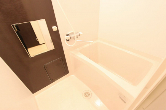 バス・シャワールーム　※別部屋の写真です