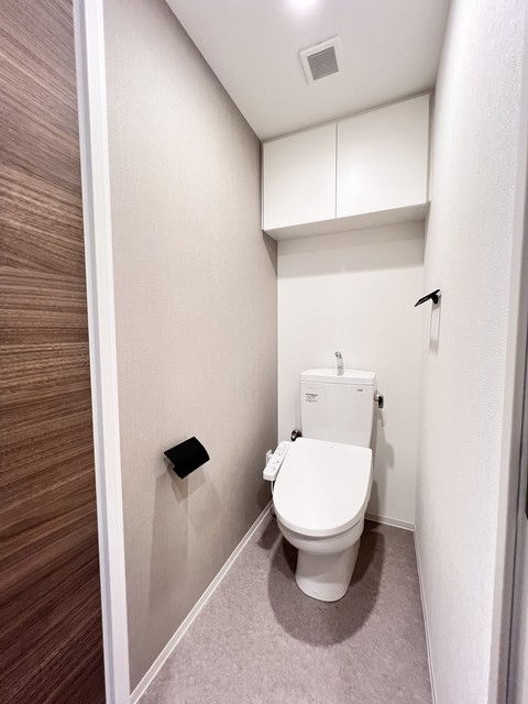 トイレ　※写真は同タイプ住戸です。