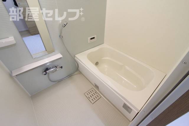 バス・シャワールーム　４０５号室の写真です