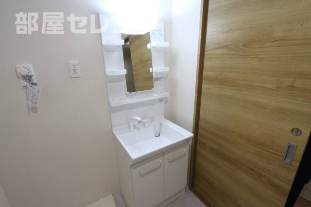 洗面設備　４０５号室の写真です