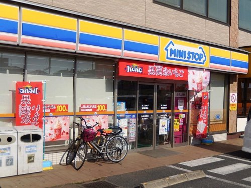 コンビニ　ミニストップ 板橋四葉店（コンビニ）まで786m