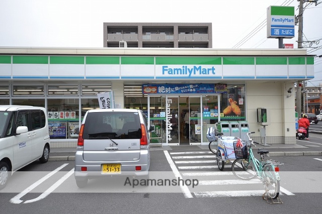 コンビニ　ファミリーマート（コンビニ）まで419m