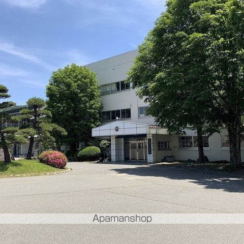 中学校　辰野中学校（中学校）まで621m