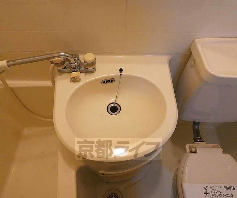 洗面設備　洗面台です