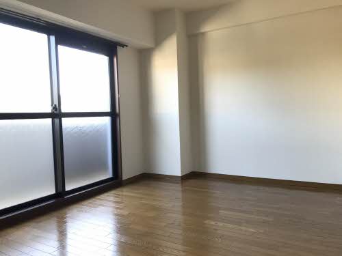 居室・リビング　同物件別号室